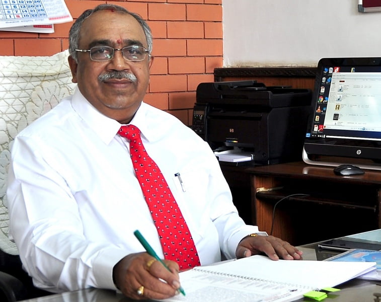 University vice-chancellor gave £270k payoff after resigning 1